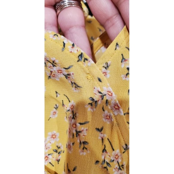 AMERICAN EAGLE Floral Yellow Romper - Picture 2 of 6